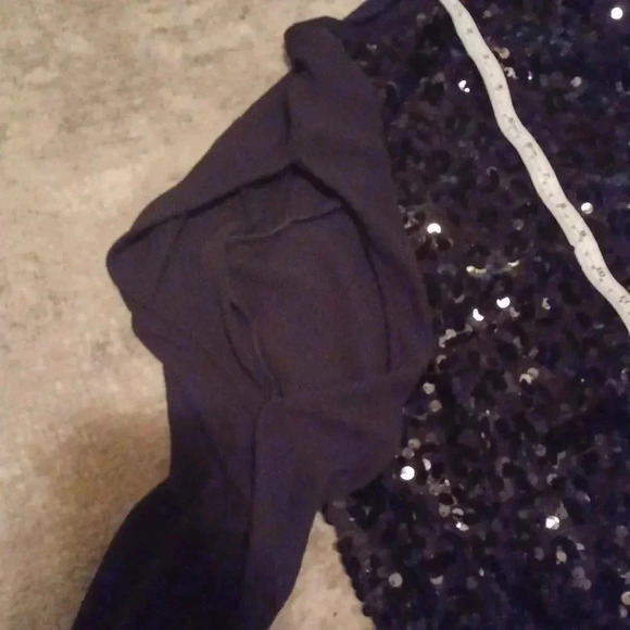 💙🐾 Black blouse with sequence. Slit sleeves - Picture 10 of 13